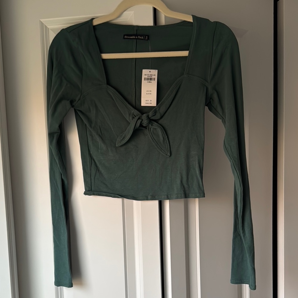 Women’s Green Long Sleeve Top